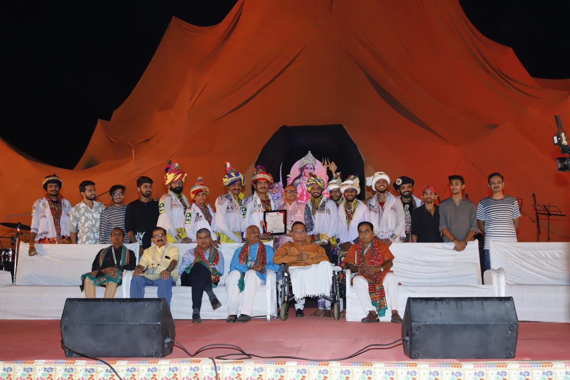 Live Naratri - Gandhinagar Culrural Forum 2018 Mega FInal Day 10 (31)