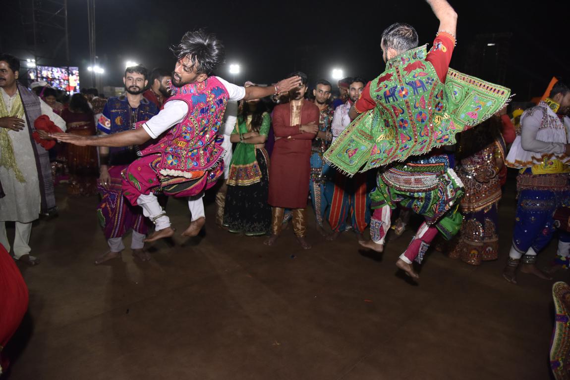 live navratri gandhinagar cultural forum 2018 Day 7 (25)