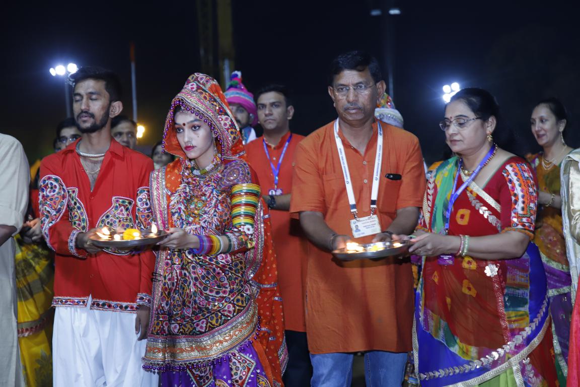 live navratri gandhinagar cultural forum 2018 day 8 (2)