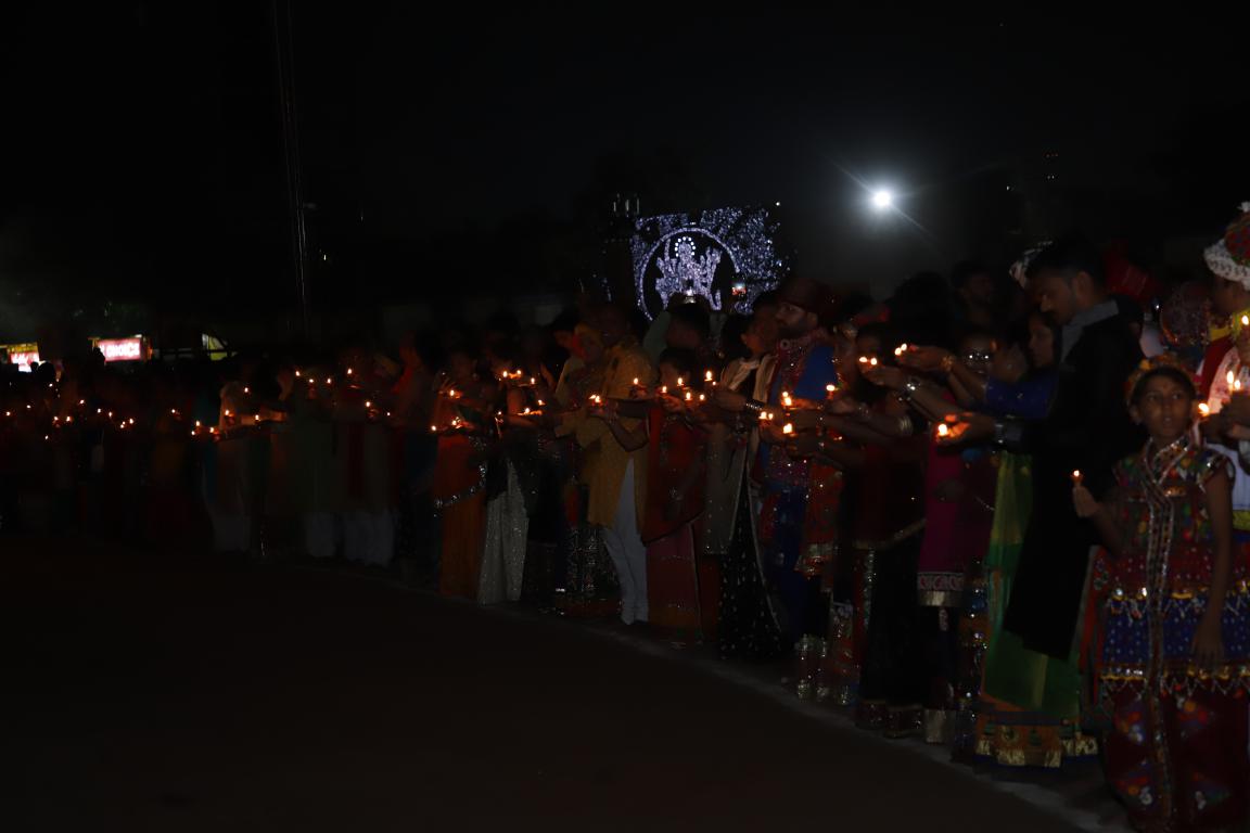 live navratri gandhinagar cultural forum 2018 day 8 (54)