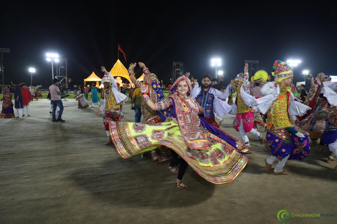 1_Gandhinagar-cultural-forum-Navratri-2019-day-3-6