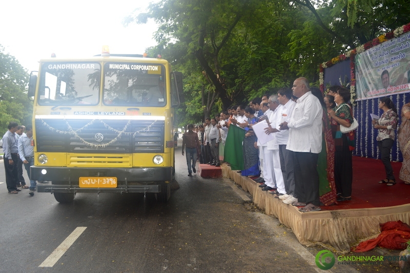 Gandhinagar 49th Birthday Celebration:- Road Sweeper Machine Lokarpan by Government of Gujarat.