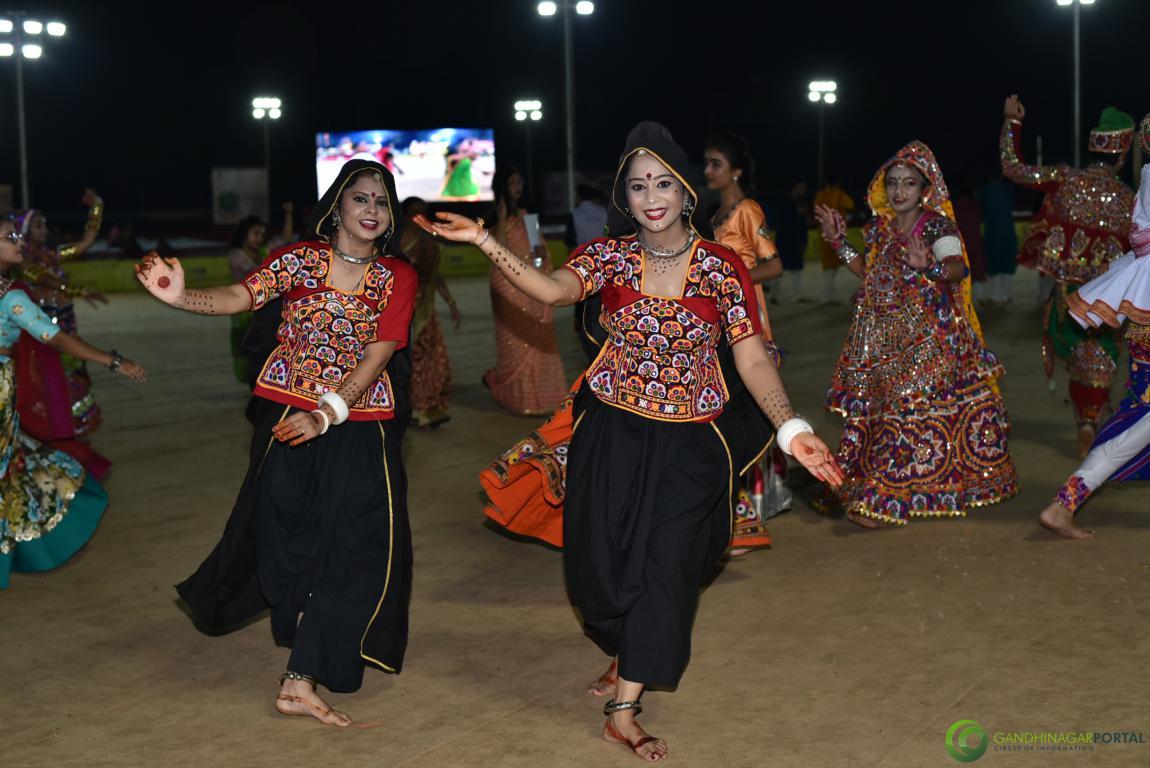 Live Images of Gandhinagar Culture Forum Navratri 2019 Day 5