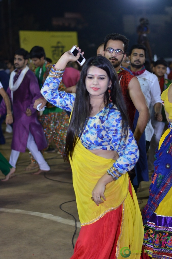 Gandhinagar Cultural Forum : Navli Navratri 2016 Live - Day 10