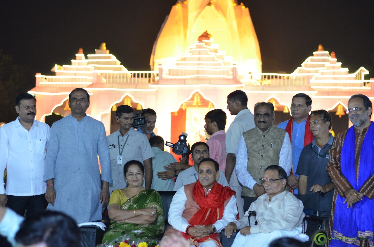 Gandhinagar Cultural Forum : Navli Navratri 2016 Live - Day 10