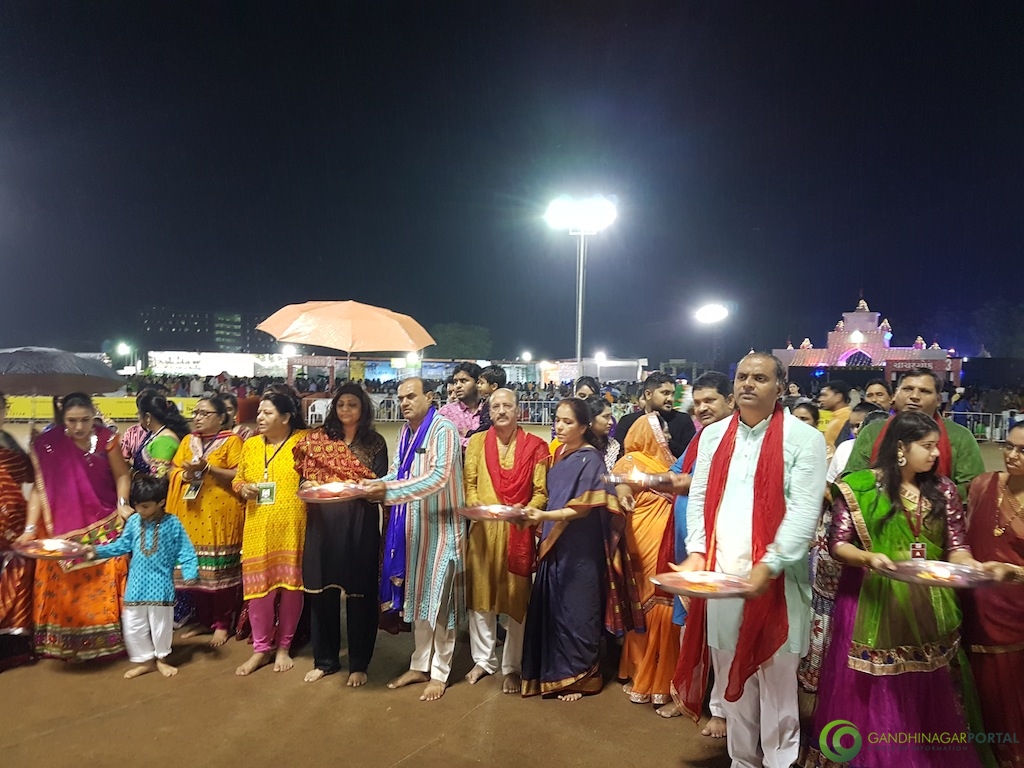 Gandhinagar Cultural Forum : Navli Navratri 2016 Live - Day 3