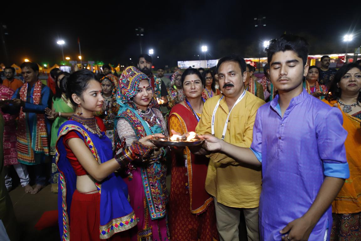 Live Gandhinagar Cultural Forum Navratri 2018 Day 2 (19)