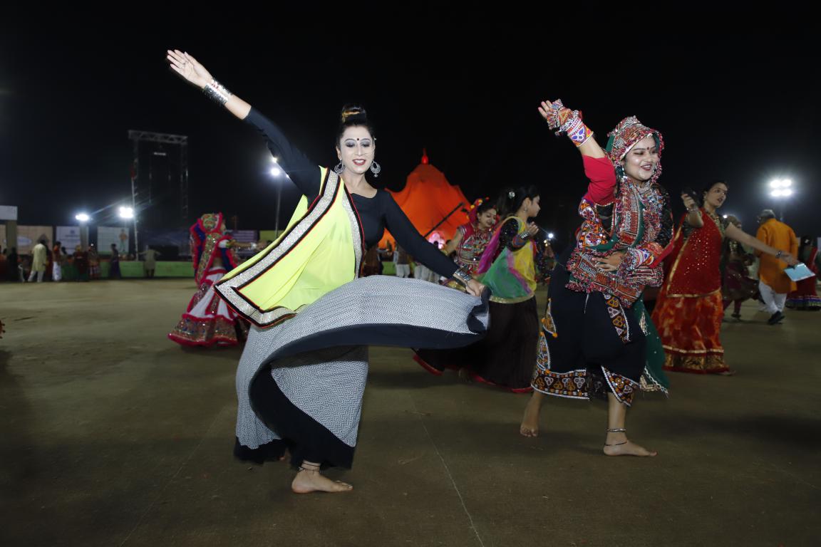 Live Gandhinagar Cultural Forum Navratri 2018 Day 2 (29)