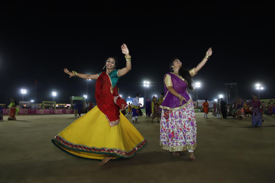 Live Gandhinagar Cultural Forum Navratri 2018 Day 2 (33)