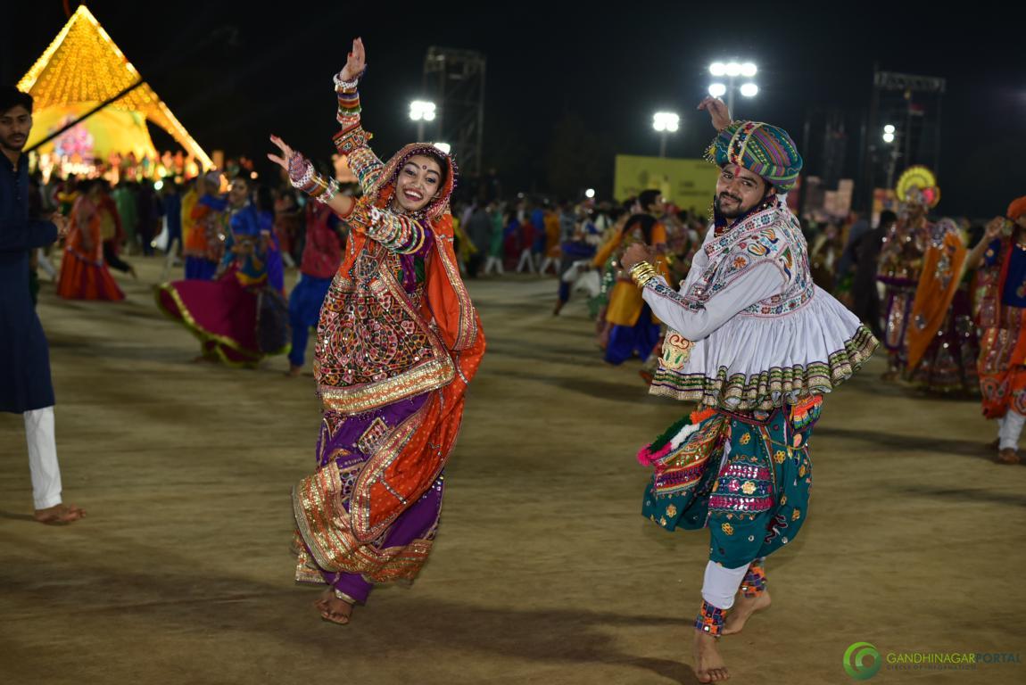 gandhinagar-cultural-forum-navratri-2019-day-6-121