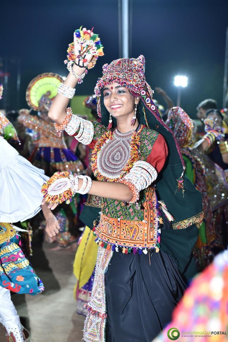 gandhinagar-cultural-forum-navratri-2019-day-6-157