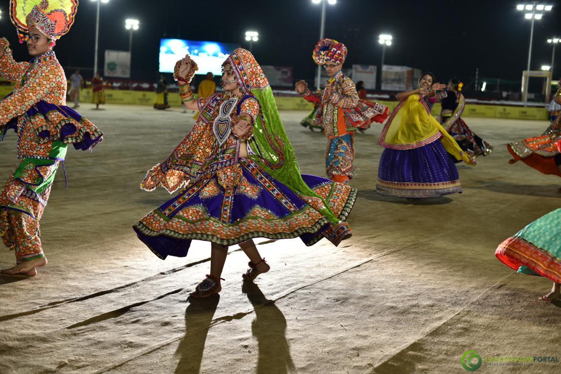 gandhinagar-cultural-forum-navratri-2019-day-6-80
