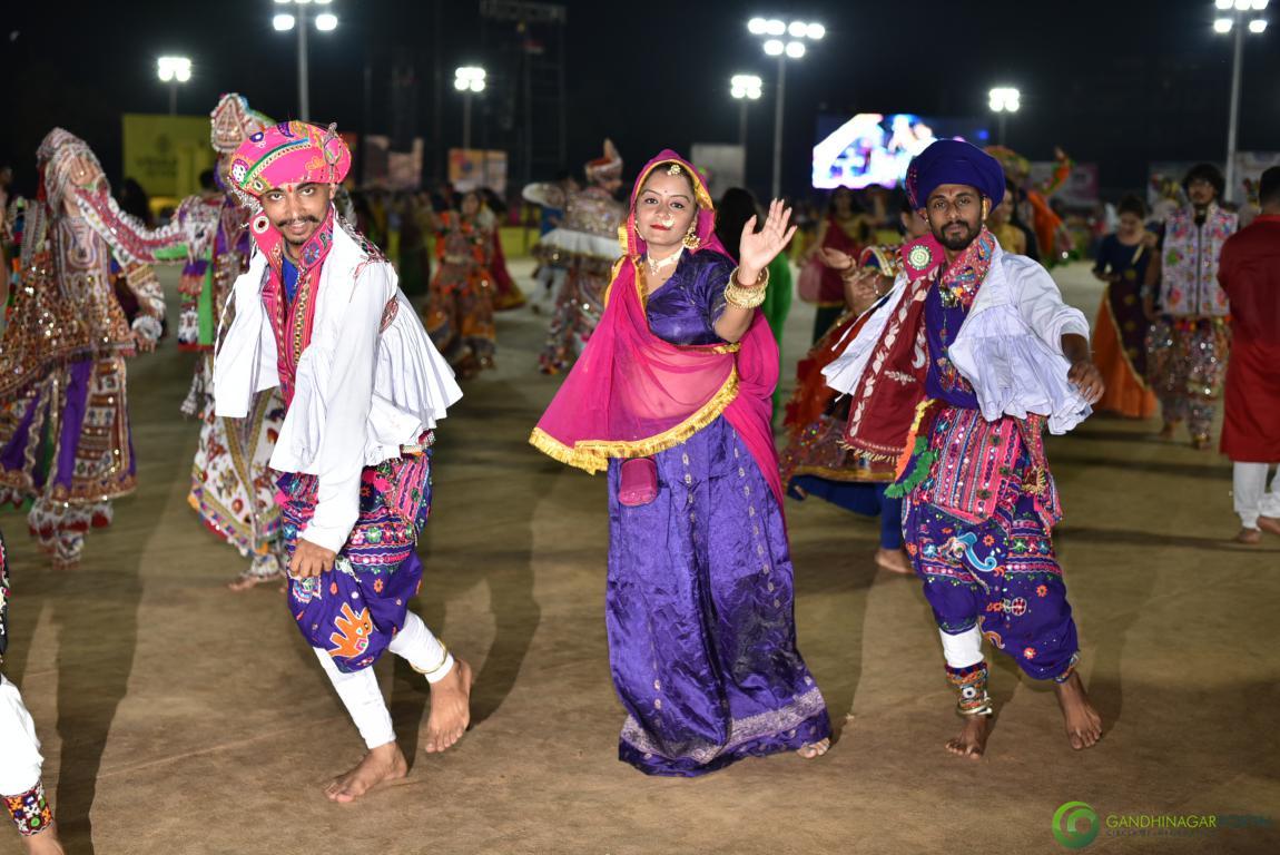 gandhinagar-cultural-forum-navratri-2019-day-6-97