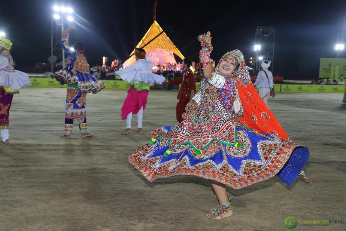 gandhinagar-cultural-forum-navratri-2019-day-6-14