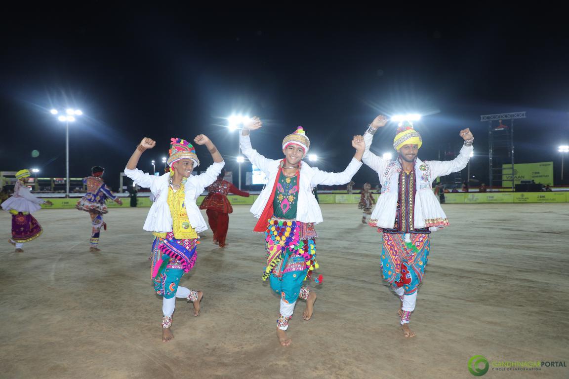 gandhinagar-cultural-forum-navratri-2019-day-6-15