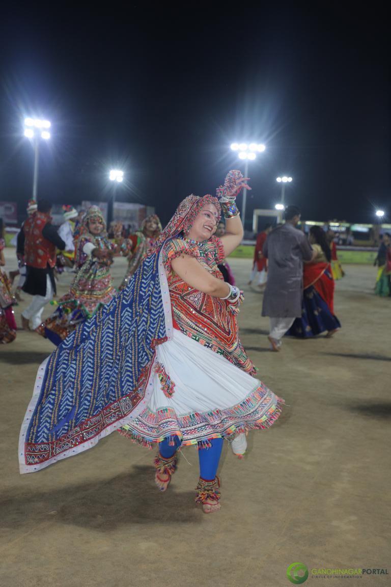 gandhinagar-cultural-forum-navratri-2019-day-6-21