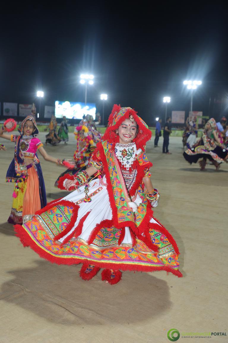 gandhinagar-cultural-forum-navratri-2019-day-6-25