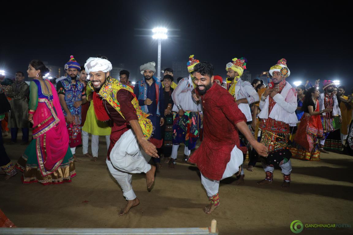 gandhinagar-cultural-forum-navratri-2019-day-6-77