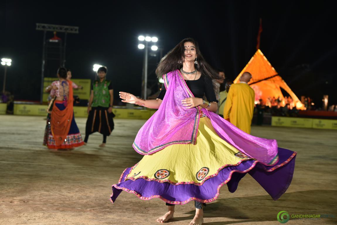 gandhinagar-cultural-forum-navratri-2019-day-6-78
