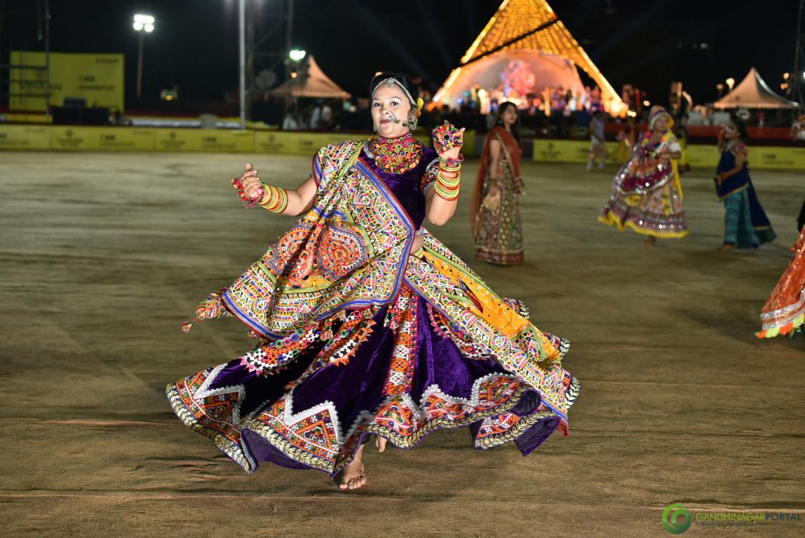 gandhinagar-cultural-forum-navratri-2019-day-6-83