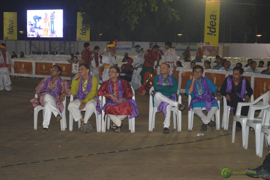 Gandhinagar Cultural Forum Navali Navratri 2012- Day 6- Darshna Gandhi and Group
