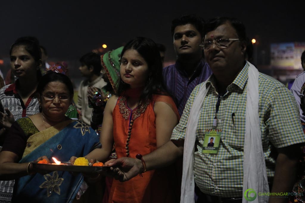 Live Photo Gallery of Gandhinagar Cultural Forum Navli Navratri 2015- Day- 2 Garba