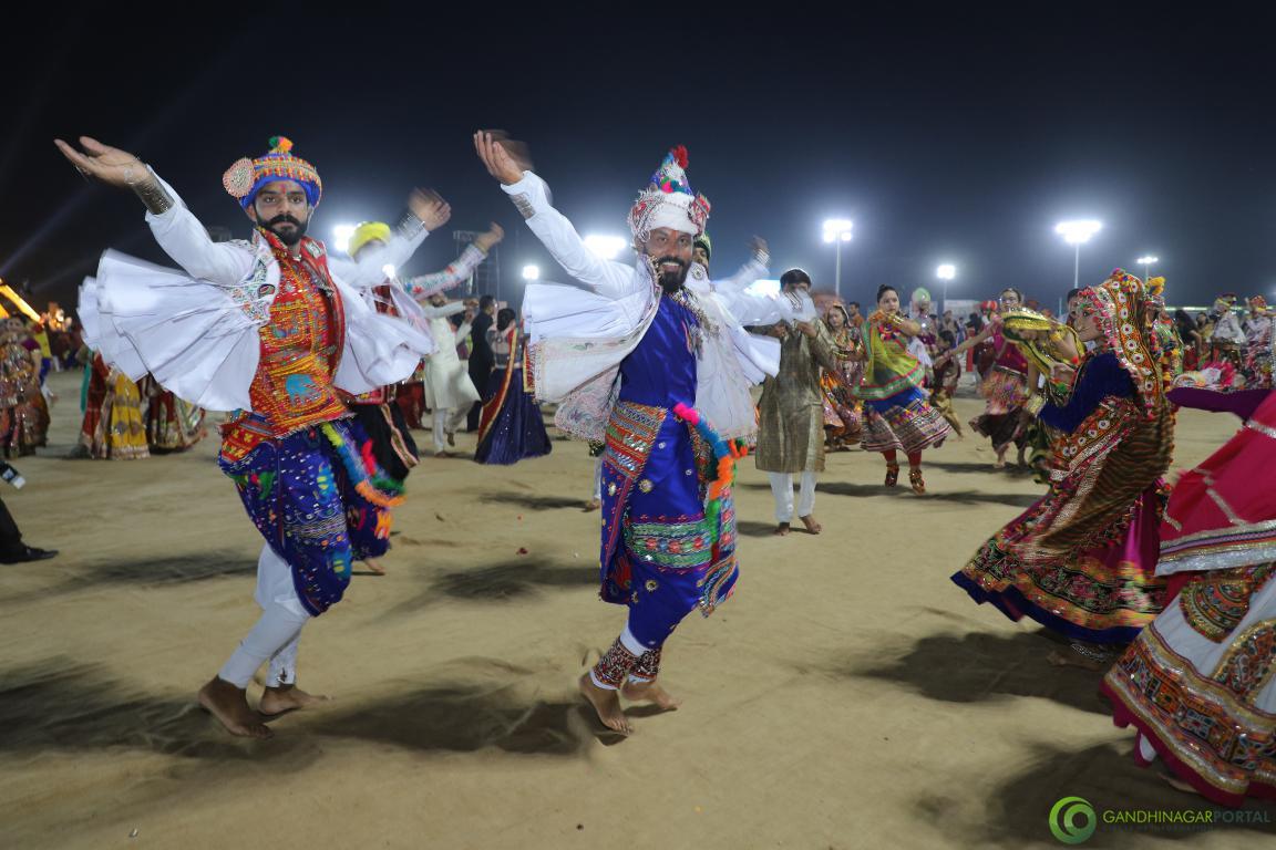 live-garba-gandhinagar-cultural-forum-2019-day8-10