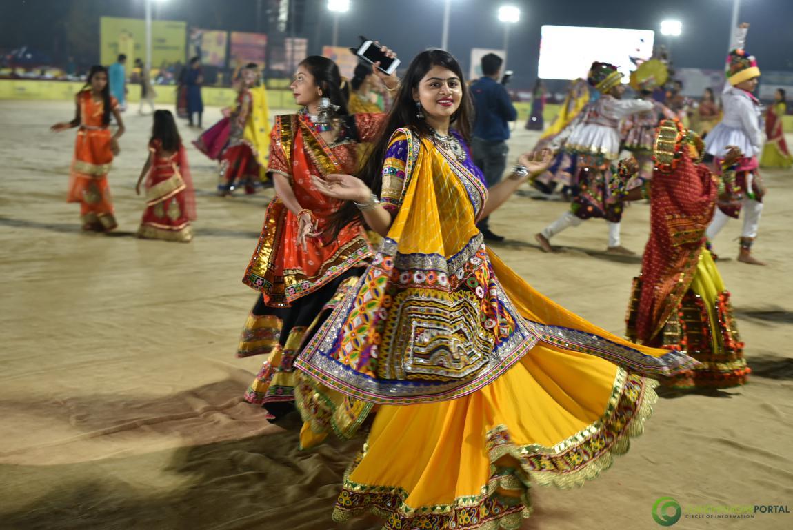 live-garba-gandhinagar-cultural-forum-2019-day8-47
