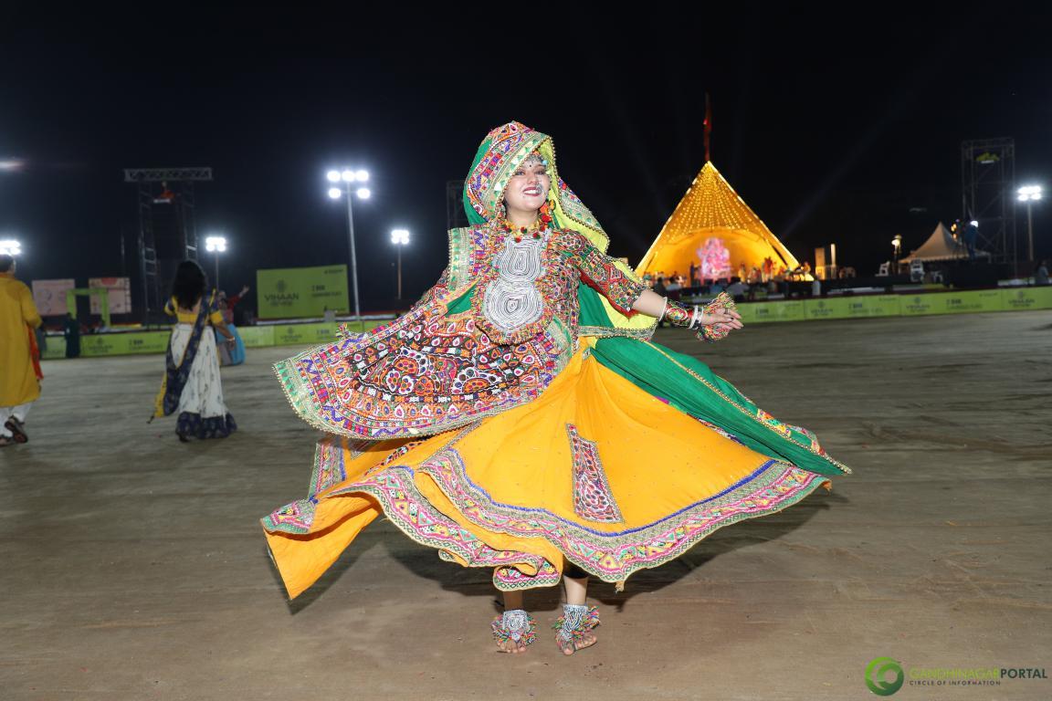 live-garba-gandhinagar-cultural-forum-navratri-2019-day-9-52