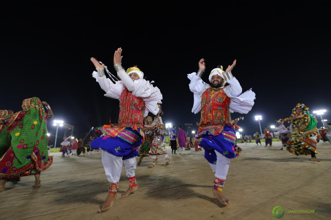 live-garba-gandhinagar-cultural-forum-navratri-2019-day-9-78