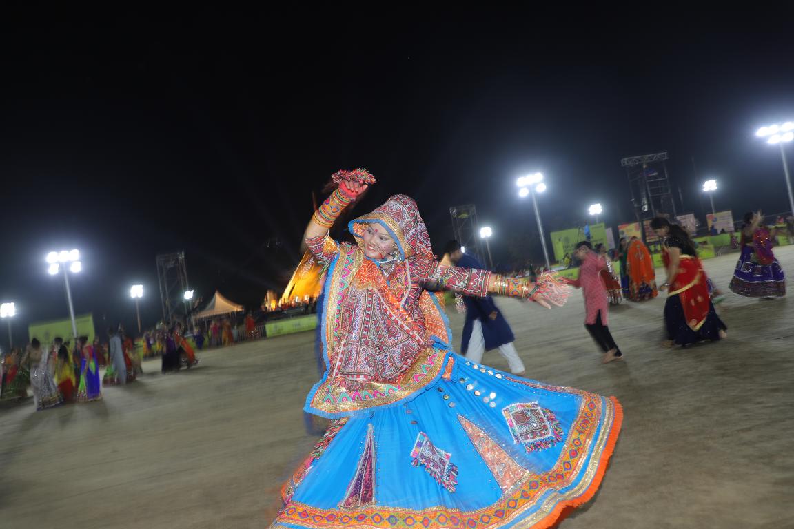 gandhinagar-cultural-forum-navratri-2019-day-7-40