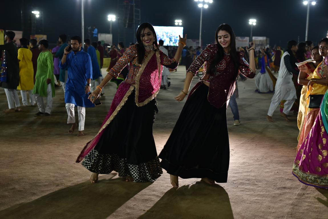 gandhinagar-cultural-forum-navratri-2019-day-7-169