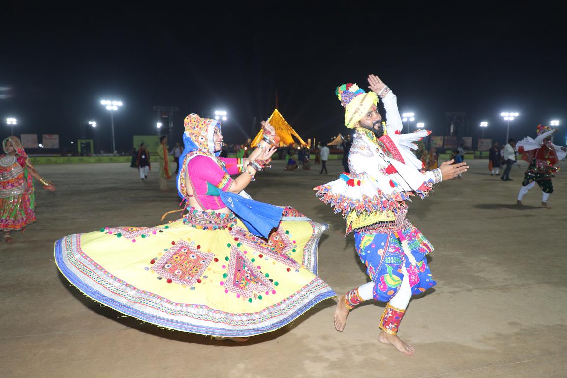 gandhinagar-cultural-forum-navratri-2019-day-7-24
