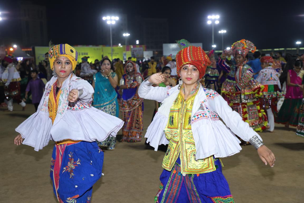 gandhinagar-cultural-forum-navratri-2019-day-7-44