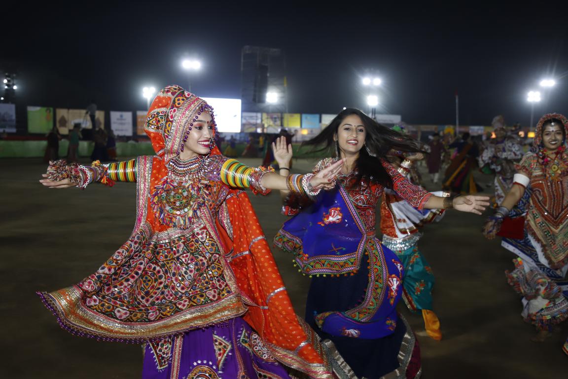 Live Navratri - Gandhinagar Cultural Forum 2018 Day 6 (42)