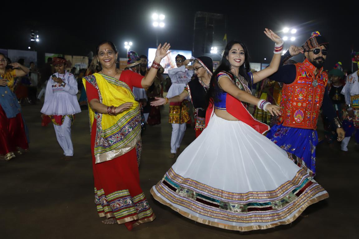 Live Navratri - Gandhinagar Cultural Forum 2018 Day 6 (56)