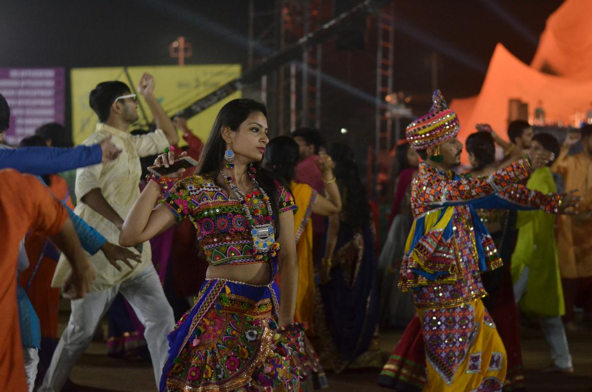Live Navratri - Gandhinagar Cultural Forum 2018 Day 6 (106)