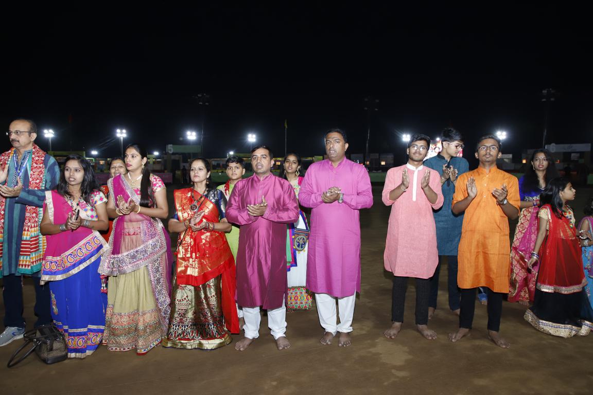 Live Navratri - Gandhinagar Cultural Forum 2018 Day 6 (18)