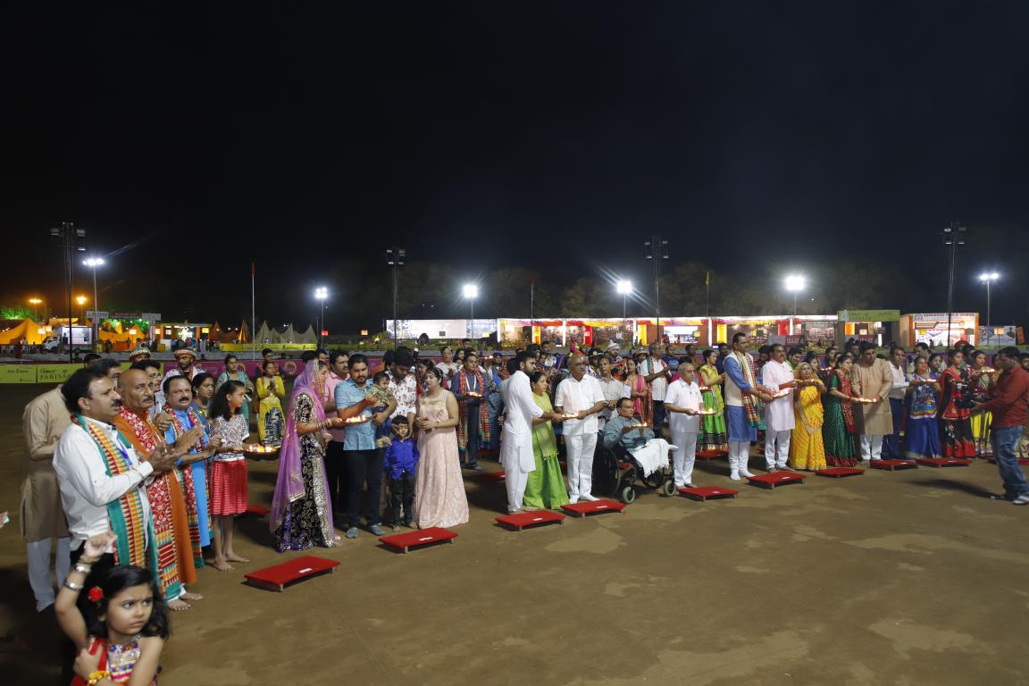 Live Navratri - Gandhinagar Cultural Forum 2018 Day 6 (24)