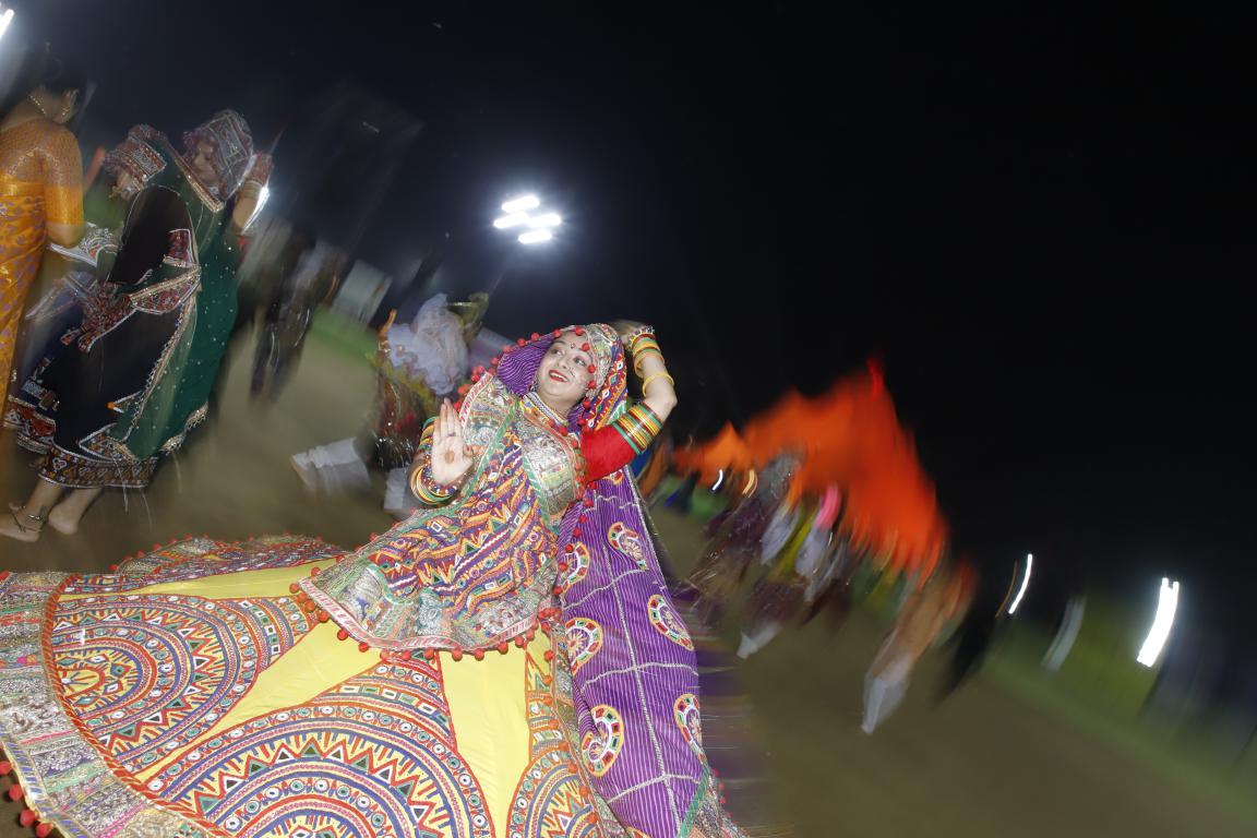 live navratri gandhinagar cultural forum 2018 Day 7 (33)
