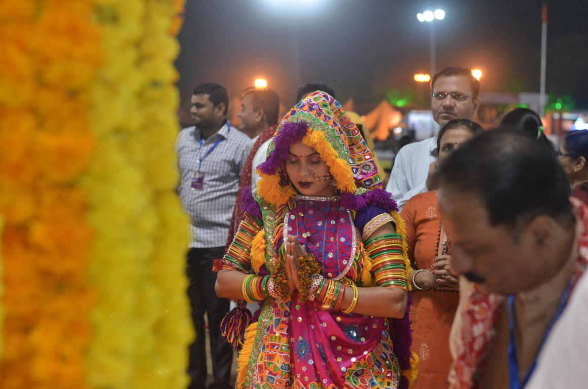 live navratri gandhinagar cultural forum 2018 Day 7 (72)