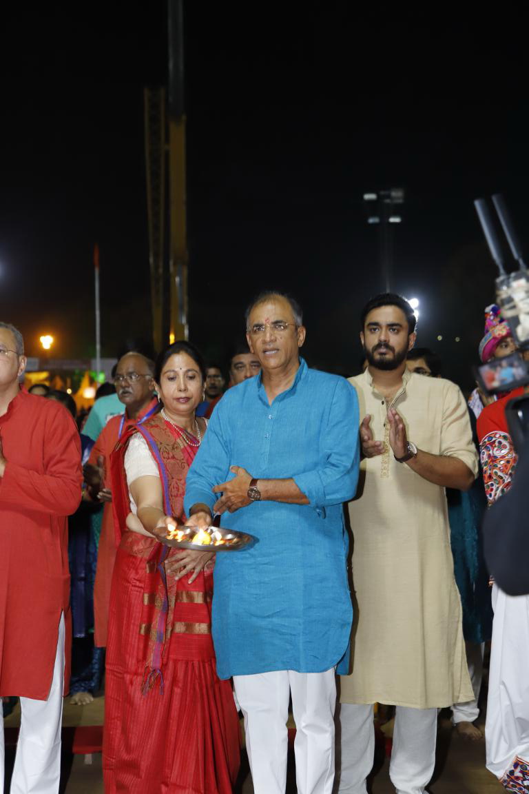 live navratri gandhinagar cultural forum 2018 day 8 (4)