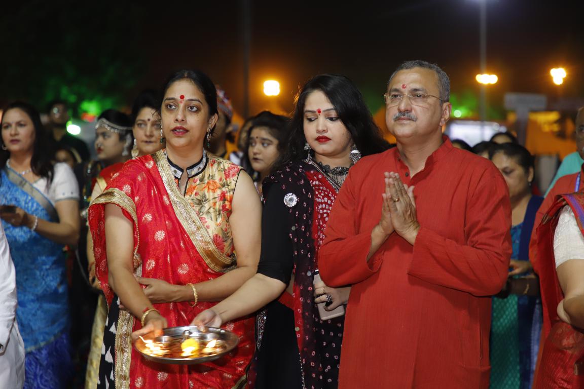 live navratri gandhinagar cultural forum 2018 day 8 (5)