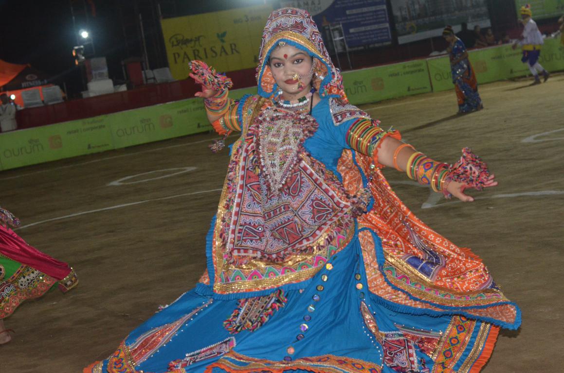 live navratri gandhinagar cultural forum 2018 day 8 (63)