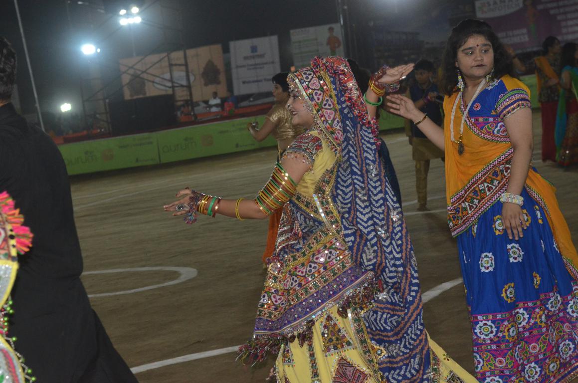live navratri gandhinagar cultural forum 2018 day 8 (72)
