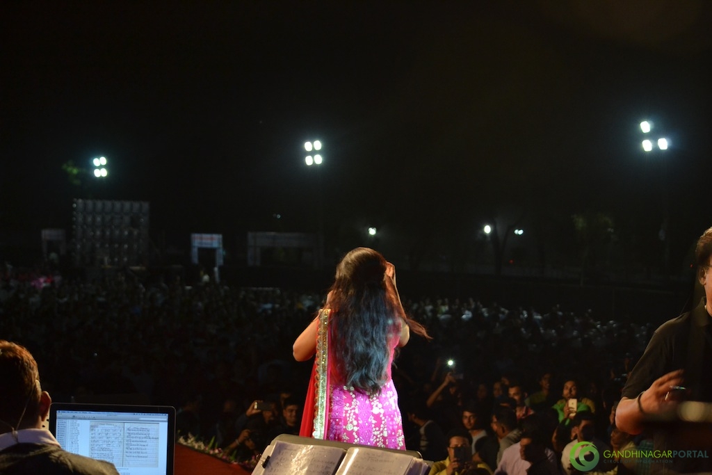 Shreya Ghoshal at performing at Gandhinagar