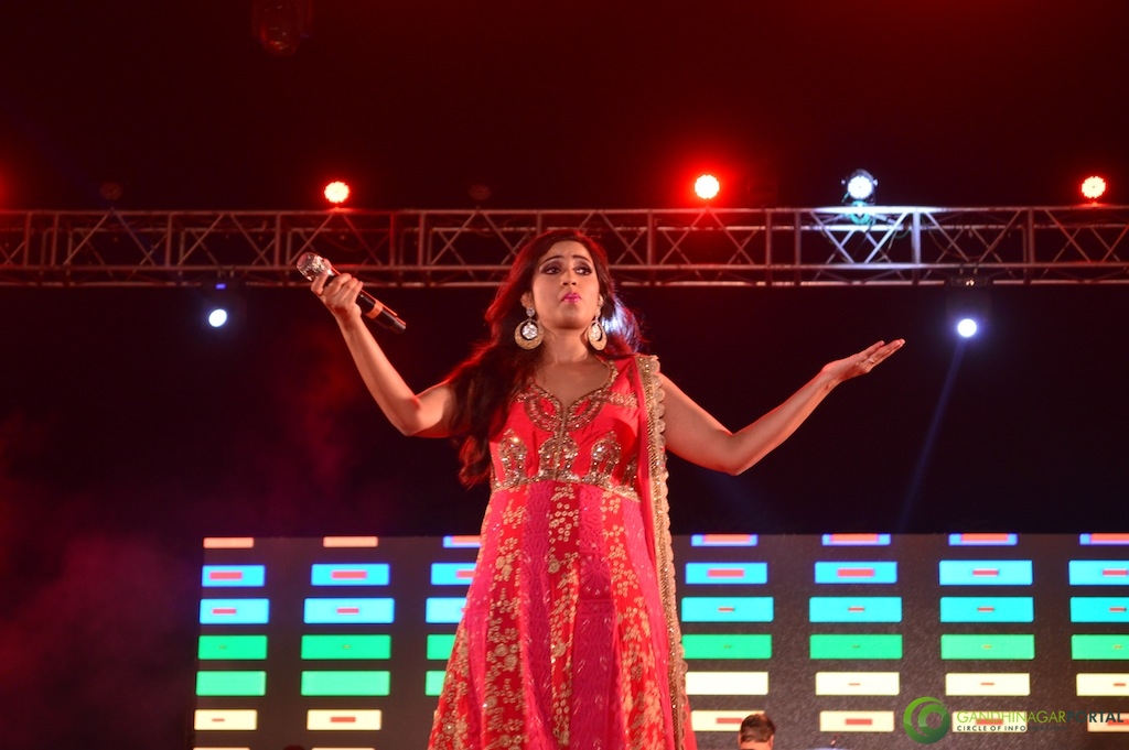 Shreya Ghoshal at performing at Gandhinagar