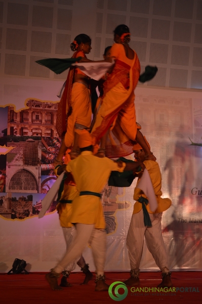 shri-modi-inaugural-ceremony-gujarat-travel-mart-2013-mahatma-mandir-gandhinagar-68
